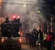 Organizaciones internacionales han llamado la atención al nuevo gobierno de Bolivia sobre el uso desbordado de la fuerza pública contra los simpatizantes del expresidente Evo Morales.
AFP