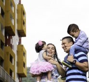 Gracias a los subsidios que otorga el Gobiern, para estas familias, la vivienda de interés social se ha convertido en la mejor opción.
Archivo