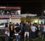 Al menos 100 personas arribaron a la cancha El Cují hace un par de días para alzar su voz de protesta e impedir la instalación de la tarima para las ferias del municipio. Cortesía