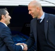 Ernesto Valverde y Zinedine Zidane suman la misma cantidad de puntos (35) tras 16 fechas disputadas. La última vez que el Real Madrid ganó por Liga, fue el 2 de abril de 2016, dos goles por uno.
 AFP
