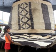 Artesanías sobre sombrero vueltiao. Colprensa