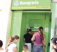 Hogares bancarizados puede cobrar desde el 21 de diciembre. Archivo