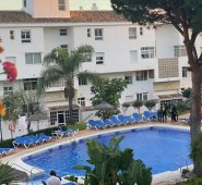 La piscina fue reabierta al público el jueves, de acuerdo con imágenes divulgadas por la televisión española. @TReporta