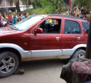 Así quedó la camioneta en la que se desplazaba la víctima. Cortesía
