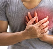 Como la epidemia del corazón es catalogada por los profesionales de la medicina la fibrilación auricular, una arritmia que ataca en un mayor porcentaje a los adultos mayores. Freepik.es