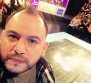 El comediante, quien hizo parte del elenco de Sábados Felices durante cinco años, tuvo complicaciones de salud mientras veía la transmisión en vivo de un partido de fútbol entre América.
 @radiosupercali