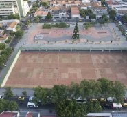 La concesión del parque Cúcuta 300 años, cedida a un particular por 10 años, presenta, según expertos en derecho, vicios de nulidad, porque de la misma hace parte un bien fiscal que la ley prohíbe que se arriende, venda o concesione. Juan Pablo Cohen