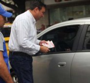 El secretario de Hacienda, Óscar Gerardino Astier, invitó a los contribuyentes para que aprovechen el alivio tributario. Orlando Carvajal