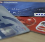 Se resalta que el 77% de las personas que adquirieron un crédito de consumo recurrieron a un siguiente crédito. Archivo Colprensa