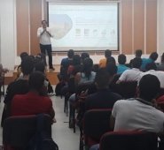 En la universidad se han dado charlas para informar a los estudiantes sobre las iniciativas de Huawei en las que pueden participar.  Cortesía