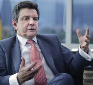 El saliente director de la Agencia Nacional de Hidrocarburos, Luis Miguel Morelli Navia, insistió en que los hechos irregulares que le endilgan son falsos y que serán los organismos de control los encargados de determinarlo.
 Archivo