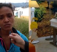 El menor fue velado en una funeraria de Pamplona. A la izquierda: Rosemary Baute, tía del niño fallecido. Cortesía