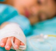 Como la enfermedad avanza a gran velocidad, el promedio de diagnóstico está dentro de los primeros tres meses. No obstante, detectarla cuanto antes puede marcar una gran diferencia. Archivo