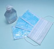 Tapabocas y antibacterial. Colprensa