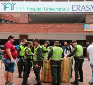 Al hospital erasmo meoz le fueron entregados, en calidad de donación, 400 overoles, 20 batas plásticas y 270 tapabocas.  La Opinión