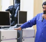 Los dos equipos ofrecidos por Nicolás Maduro son incompatibles con los tipos de pruebas, reactivos y materiales que usa Colombia.  Tomada de Twitter @tmaniglia