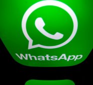 Una vez que los mensajes hayan sido etiquetados como “altamente reenviados”, habrá un límite para que solamente puedan ser reenviados a un chat a la vez. AFP