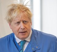 El líder conservador Boris Johnson, de 55 años, está  bajo una "estrecha vigilancia". AFP