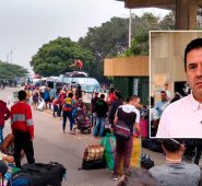 El Gobierno Nacional no está promoviendo los retornos voluntarios, porque aseguran que implica riesgos sanitarios para los migrantes como para los colombianos.
Colprensa