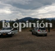 Unidades de la Seccional de investigación Criminal (Sijín) llegaron a inspeccionar la escena del hecho y comprobaron por GPS que el cuerpo estaba en territorio venezolano. Archivo/La Opinión