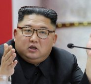 Hace algunos días Daily NK afirmó que Kim fue operado en abril por problemas cardiovasculares y está convaleciente en una mansión de la provincia de Phyongan del Norte.
 AFP