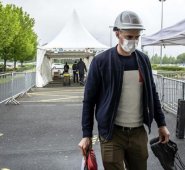 Según la OIT, los sectores más afectados por la parálisis económica son los servicios de alojamiento y alimentación, la industria, el comercio mayorista y minorista, la vivienda y las actividades comerciales. Tomada de Twitter