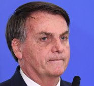 El mandatario de ultraderecha hizo la acusación en una publicación en Facebook que luego eliminó. AFP