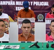 De izquierda a derecha: Ángel Emiro Franco, alias Milton; Heider Sanguino, Jordán, y Luis Darío Sánchez, Punto Cero.  
 Policía