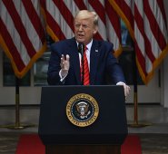 "No estoy interesado en eso. Ni siquiera un poquito", fueron las palabras del presidente Trump. AFP