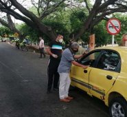 En municipios como San Cayetano, donde aún no se confirman casos de coronavirus, el mismo alcalde lleva a cabo controles en la entrada del municipio a la personas que quieran ingresar a la localidad. Cortesía