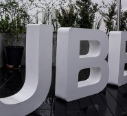 Después de varios meses sin operar, Uber regresa a sus servicios. Colprensa