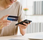 Contrario a la creencia de muchos empresarios, adoptar el pago electrónico no requiere de grandes inversiones en plataformas transaccionales. Freepik.es