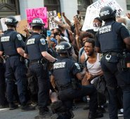 El detonante de la situación fue la muerte de George Floyd. AFP