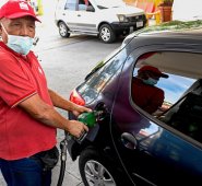 La oportunidad para el mercado colombiano dependerá de sí el estado Táchira se abastece de la gasolina subsidiada o del combustible con precio internacional. AFP