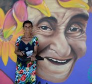 Los habitantes de la vereda El Albarico de El Zulia protagonizaron un fallo histórico de restitución de tierras, tras ser víctimas del Epl, Eln y Auc. Ernestina Rivera de León, una de las víctimas, se ha convirtió en ícono del proceso de restitución. Su rostro está en la nueva escuela. Archivo