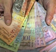 Bolívares. Internet