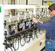 Si las empresas no pueden hacer la medición, los usuarios podrán enviar la lectura para que a partir de esta se haga la facturación de junio y los meses que vienen. Archivo / La Opinión