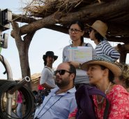 Ciro Guerra junto a Cristina Gallego, dirigiendo la película ‘Pájaros de Verano’. Archivo