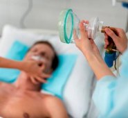 Manifestó que el coronavirus SARS-CoV-2 era “maricón”, lo relacionó con la oposición, con teorías de conspiración, y aseguró que se prevenía con medicinas caseras. Colprensa.