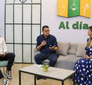 Guardando la distancia para evitar el contagio del coronavirus Camilo Bayter y Vanessa Ruiz entrevistan a los invitados. En el set los acompaña Diego Yáñez. Cortesía