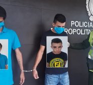 Luis Fernando Flechas Vásquez y Diego Alejandro Araque Alvis. Policía