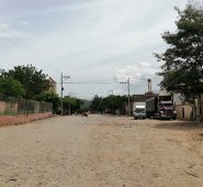 En esta calle del barrio La Ínsula fue asesinado José Isidro Merchán Ortega, quien se dedicaba a la compra y venta de autopartes. La Opinión