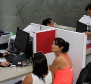 El programa de emprendimiento brindará formación y acompañamiento para el fortalecimiento de las microempresas nacionales. Además, ofrecen talleres de educación financiera gratuita para los emprendedores. Archivo La Opinión