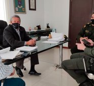El capitán Harry Serrano se presentó ante el alcalde Humberto Pisciotti como nuevo comandante de la Estación de Policía. Cortesía