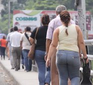Apoyar a los profesionales para que logren una mejor atención a la población víctima de la migración y el conflicto armado, es una de las prioridades del programa. Archivo / La Opinión
