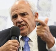 El expresidente Ernesto Samper opinó en Twitter sobre elimina el cargo que ocupa Marta Lucía Ramírez. Colprensa