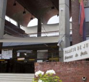 Los jueces y abogados sancionados deberán cumplir las penalidades impuestas por faltar a sus clientes entre otras acciones que atentan contra la ética laboral. Alfredo Estévez