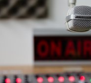 En territorio nacional, 334 son emisoras de F.M. y 330 emisoras de A.M. Pixabay reference