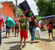 Las familias permanecieron en la escuela de Banco de Arena durante 17 días. El miércoles, tras el retorno voluntario, la sede educativa quedó vacía y a la espera de que los niños puedan volver a sus clases presenciales. Cortesía