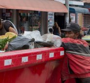 Muchos habitantes de calle rondan sin ningún tipo de control sanitario. No utilizan tapabocas, la mayor preocupación de la comunidad es que se generen focos de contagio a través de esta población.   Alfredo Estévez